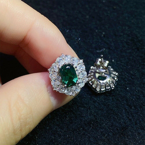Eleganti Orecchini a Perno Geometrici Verdi per Donne, Accessori per Orecchie Semplici da Indossare Quotidianamente - Product Image 4