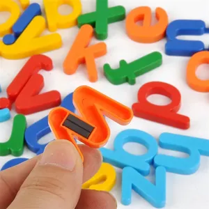 子供を教育するための新しいおもちゃ123番号磁気文字と数字