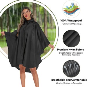 Poncho impermeable con capucha Woqi para adultos, negro, ligero, para viaje, para una sola persona, con bolsillos y cremalleras. - Product Image 4
