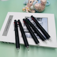 Nouveau design, stylo gel effaçable 4 couleurs avec corps en plastique, stylo à encre gel multicolore pour le bureau et l'école, stylo de dessin et de réflexion