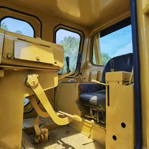 Bulldozer de cadenas Caterpillar D7G usado para el transporte rápido de inventario de proyectos de movimiento de tierras - Product Image 5