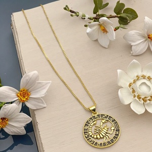 Constellation Series Collar de Escorpio chapado en oro de 18 quilates para mujer Cadena de eslabones de moda hecha de latón para aniversarios - Product Image 1