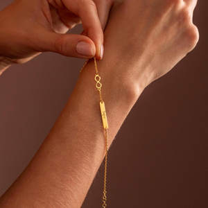 Pulsera de Barra Infinita Personalizada con Nombre, Chapada en Oro de 18K, Acero Inoxidable, Grabado Personalizado, Regalo para Parejas, Amistad, San Valentín - Product Image 5
