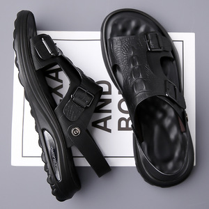 รองเท้าแตะหนังแบบเปิดนิ้วเท้าสำหรับผู้ชาย รองเท้าลำลองชายหาดแบบสวม สีน้ำตาล สีดำ สไตล์วัยรุ่น รุ่น 7100 - Product Image 4