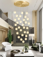 Lumière d'escalier étoilée, long lustre, duplex rotatif, villa moderne simple et luxueuse, appartement loft, salon