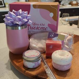 Low Price Wholesale Women Handmade Birthday Spa <b>Gifts</b> for Mother's Day <b>Cheap</b> Christmas <b>Gifts</b> Scented Candles <b>Gift</b> <b>Set</b> for Women - Product Image 5