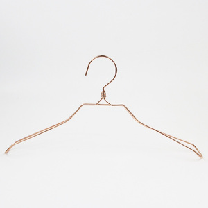 <span class=keywords><strong>Cintres</strong></span> en métal durables de haute qualité formes <span class=keywords><strong>multiples</strong></span> logo personnalisé avec clips pour magasin - Product Image 4