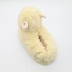 Vente en gros de pantoufles en fausse fourrure de <span class=keywords><strong>mouton</strong></span> nouveau bébé intérieur maison anti-dérapant garçons et filles mignon doux pantoufles - Product Image 3