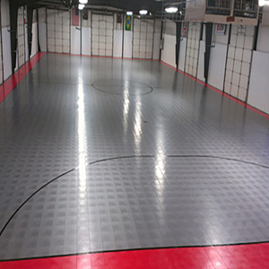 Dalles de sol sportives modulaires antidérapantes pour terrains de futsal extérieurs, à emboîtement, avec surface finie matelassée - Product Image 5
