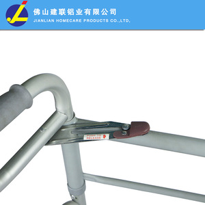 Aide à la marche en alliage d'aluminium 54x10x75 cm, canne pliable à quatre pieds pour soutenir la mobilité des personnes âgées - Product Image 5