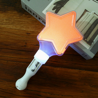 Bâton lumineux LED en plastique fluorescent en forme de cœur G-6665 pour bars, concerts, festivals et fêtes