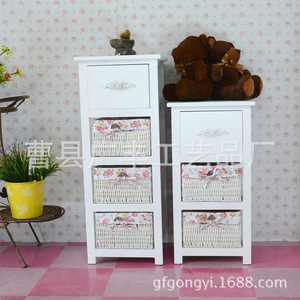 Gabinete de Almacenamiento de Madera y Ratán Blanco con 3 Compartimentos, Gabinete para Dormitorio o Sala de Estar con Cestas de Tela, Unidad de Almacenamiento con Cajones - Product Image 1