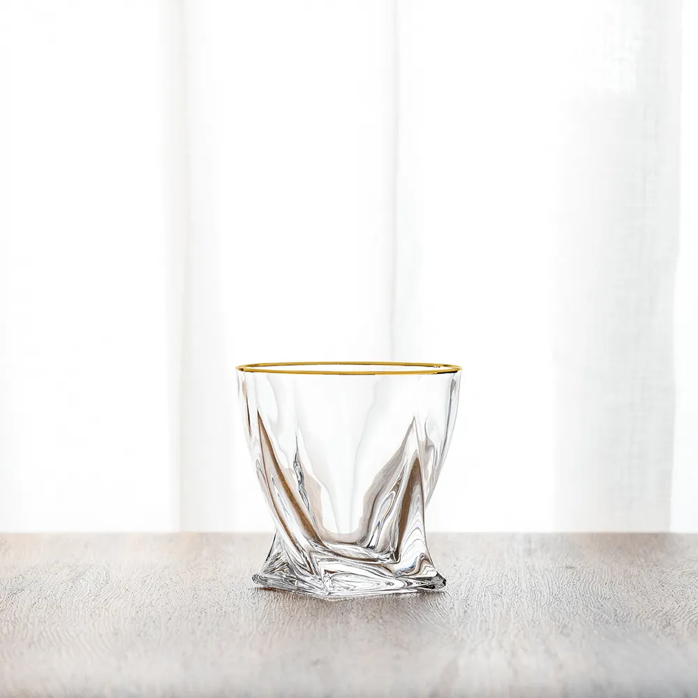 الكلاسيكية الفاخرة شفافة تصميم العتيقة كوب ويسكي ويسكي نظارات بالكهرباء الذهب الزجاج مع الذهب حافة