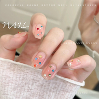Boîte de 12 compartiments de strass ronds en verre colorés pour ongles, pierres à ongles colorées à fond plat, cristaux de luxe pour ongles