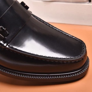 Zapatos de cuero para hombre de diseño personalizado de alta calidad, cómodos para todas las estaciones, estilo clásico formal. - Product Image 5