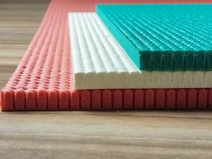 Planche éponge en silicone en forme de trou d'aiguille Feuille d'éponge de table à repasser résistante aux détergents pour l'industrie du vêtement - Product Image 2