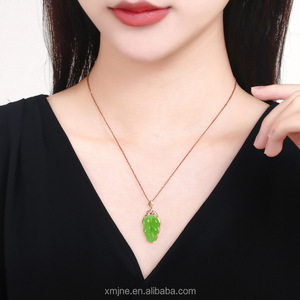จี้หยกโฮตันสีเขียวเกรด A แท้ ประดับด้วยทองคำแท้ 18K สำหรับผู้ชายและผู้หญิง - Product Image 6