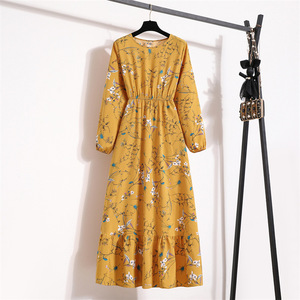 Robe longue d'été élégante en mousseline florale à manches longues pour femmes musulmanes, taille haute, ourlet à volants, coupe ample, grandes tailles, vente en gros - Product Image 1
