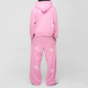 Conjunto Deportivo de Dos Piezas para Hombre, Sudadera con Capucha y Cierre Completo con Apliques de Corazones Rosados y Pantalones Deportivos de Pierna Ancha - Product Image 2