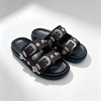 Sandales à enfiler pour homme en cuir PU, avec logo personnalisé, style western ouvert, à double boucle et rivets, clous argentés rétro, plateforme épaisse, mode été