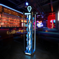 Soporte de exhibición de copas de chupito de lujo alto con logotipo personalizado para bar, hotel, fiesta de bodas, soporte para copas de cóctel, bandeja de chupitos en espiral con LED, torre de exhibición.