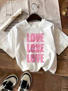 T-shirt da donna con stampa Love Letter, manica corta, girocollo, vestibilità ampia, casual, per tutte le stagioni, top in jersey di cotone 100%. - Product Image 3