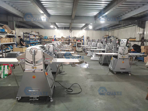 Machine à pâte automatique de type table pour la fabrication de beignets, mini laminoir à pâte, équipement pour la margarine, ligne de production pour <span class=keywords><strong>croissants</strong></span> - Product Image 3