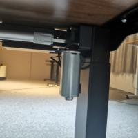 Bureau électrique à hauteur réglable à moteur unique - Mobilier de bureau moderne en métal, modulaire, extensible et ergonomique pour usage commercial