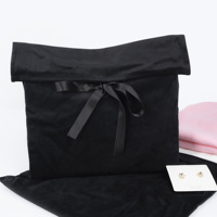 Enveloppes en gros, logo personnalisé, sac en velours noir, texture douce, fermeture à cordon, emballage cadeau pour bijoux, sac en velours noir