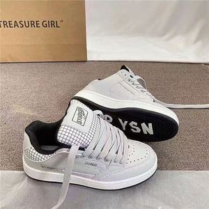 Zapatillas Grises de Moda de Hong Kong, Estilo Retro Versátil para Parejas, Calzado Casual con Suela Gruesa, Popular en Instagram - Product Image 1