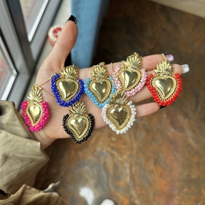 Collana da Donna con Ciondolo del Sacro Cuore di Gesù Circondato da Perline Miyuki Colorate, in Rame Placcato Oro 18k - Product Image 6