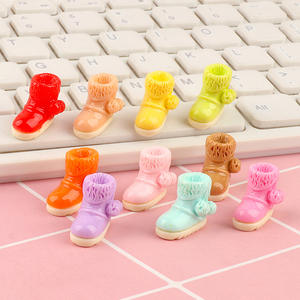 Productos populares Mini botas de nieve de colores Talismán DIY Colgante Agujero Adorno para zapatos Accesorios de resina - Product Image 4