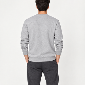 Sudadera gris de cuello redondo para hombre con estampado de camuflaje, corte regular, estilo casual, de algodón French Terry, para otoño. - Product Image 6