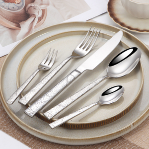 Juego de Cubiertos de Acero Inoxidable Plateado de Primera Calidad, Juego de Cubiertos de Lujo con Diseño Martillado para Restaurante - Product Image 4