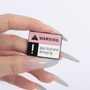 Sming Pins LGBT <span class=keywords><strong>Gay</strong></span> Pride esmalte Pins aquí es mi heterosexualidad <span class=keywords><strong>Gay</strong></span> fuerte y molesto broches de Metal insignia de solapa joyería divertida - Product Image 4