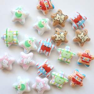 <span class=keywords><strong>Lot</strong></span> mixte de perles en plastique acrylique colorées avec logo de dessin animé pour la fabrication de cordes à cheveux, de lanières de téléphone, de bijoux, de sacs à stylos, d'accessoires - Product Image 3