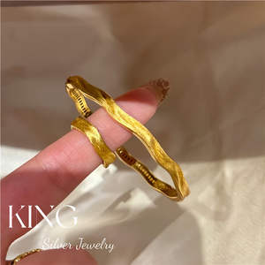 เครื่องประดับเงินคิงซิลเวอร์ S925 แหวนกำไลชุบทอง สำหรับทุกเพศ ใส่ได้ทุกวัน - Product Image 2