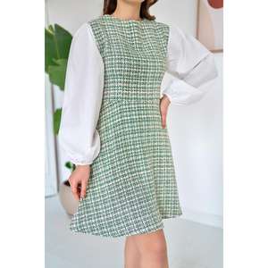 Vestido Verde Estampado con Corte en A, Cuello Redondo, Cintura Natural, Tejido Transpirable, Informal, para Uso Diario, con Contraste de Color y Manga Larga - Product Image 1