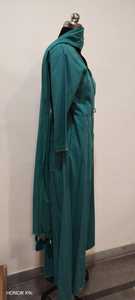 Elegante Vestido Maxi de Satén Verde Esmeralda con Diseño de Escote en V con Lentejuelas y Lazos, Mangas Tres Cuartos - Product Image 2
