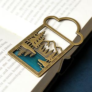 Marque-page en métal personnalisé en laiton, motif Forêt, Lac, <span class=keywords><strong>Montagne</strong></span>, avec émail et gravure ajourée créative - Product Image 2