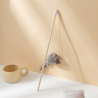Vente en gros : Baguette interactive pour chat et chaton avec manche en bois et fourrure de lapin, pour soulager l'ennui