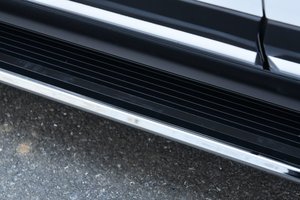 อะไหล่แต่ง Ax7 Haoji Newmamba SUV บันไดข้างสีดำอะลูมิเนียมผสมผิวสีเงินสแตนเลส - Product Image 3