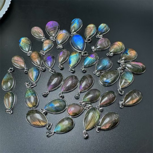Bijoux <span class=keywords><strong>en</strong></span> cristal naturel <span class=keywords><strong>Pendentif</strong></span> <span class=keywords><strong>en</strong></span> <span class=keywords><strong>labradorite</strong></span> violette semi-précieuse <span class=keywords><strong>en</strong></span> <span class=keywords><strong>argent</strong></span> sterling 925 pour femme - Product Image 4