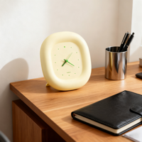 Horloge murale/de table à piles en plastique mat avec cadre en arc, design Art Déco, mouvement silencieux, longue durée de vie de la batterie, écologique