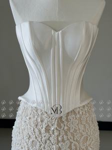 فستان زفاف من قطعتين من ميلي برايدل MQW02236 بتصميم حورية البحر مع تنورة مزينة بالخرز ودانتيل وصدر من الساتان بدون أكمام على شكل قلب وتصميم الكورسيه - Product Image 3