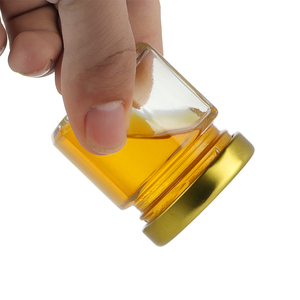 Bocaux à miel hexagonaux en verre vides de 45 ml avec cuillère et plaque métallique en forme d'abeille - Product Image 4