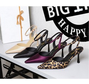 Sandales d'été sexy à talons hauts pour femmes <span class=keywords><strong>Bigtree</strong></span>, bout pointu, dos nu, en satin respirant, talon fin ajouré - Product Image 2