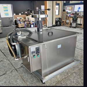 Equipo de enfriamiento por aire para pruebas de templado de piezas pequeñas en laboratorios, con sistema de enfriamiento por aceite y agua. - Product Image 3