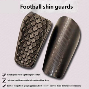 Protège-tibias de football 3D embossés anti-choc résistants à l'usure pour enfants, jeunes et adultes - Product Image 3