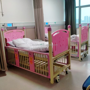 Lit pédiatrique entièrement fermé DF-Medical avec perfusion - Équipement médical pliable pour hôpitaux et écoles - Product Image 1